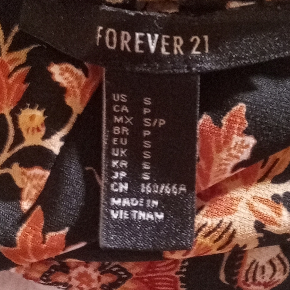 Forever 21 - Picture 5 of 5